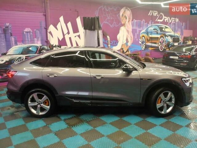 Серый Ауди E-Tron, объемом двигателя 0 л и пробегом 60 тыс. км за 29990 $, фото 9 на Automoto.ua