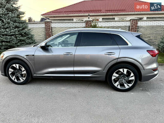 Серый Ауди E-Tron, объемом двигателя 0 л и пробегом 78 тыс. км за 33000 $, фото 14 на Automoto.ua