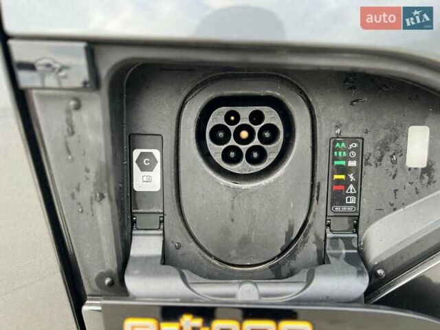 Серый Ауди E-Tron, объемом двигателя 0 л и пробегом 125 тыс. км за 34999 $, фото 19 на Automoto.ua