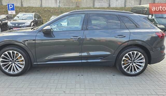 Сірий Ауді E-Tron, об'ємом двигуна 0 л та пробігом 110 тис. км за 29999 $, фото 22 на Automoto.ua