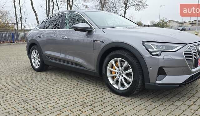 Сірий Ауді E-Tron, об'ємом двигуна 0 л та пробігом 140 тис. км за 28800 $, фото 6 на Automoto.ua