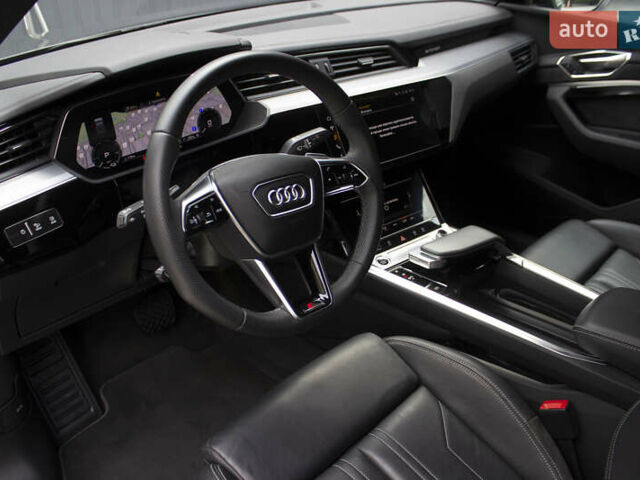 Сірий Ауді E-Tron, об'ємом двигуна 0 л та пробігом 69 тис. км за 39700 $, фото 7 на Automoto.ua