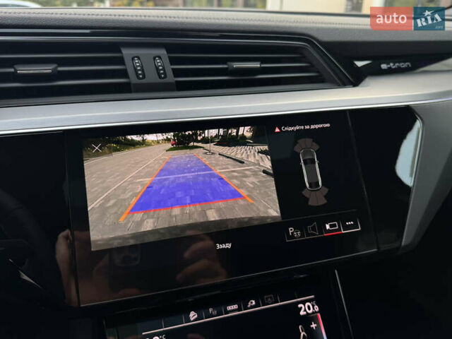 Серый Ауди E-Tron, объемом двигателя 0 л и пробегом 119 тыс. км за 41500 $, фото 58 на Automoto.ua
