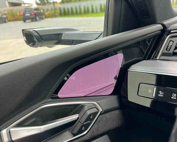 Серый Ауди E-Tron, объемом двигателя 0 л и пробегом 125 тыс. км за 34999 $, фото 73 на Automoto.ua