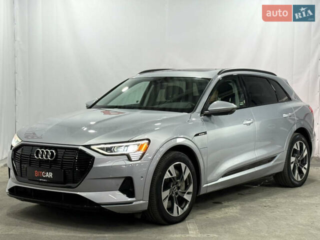 Серый Ауди E-Tron, объемом двигателя 0 л и пробегом 44 тыс. км за 33000 $, фото 4 на Automoto.ua