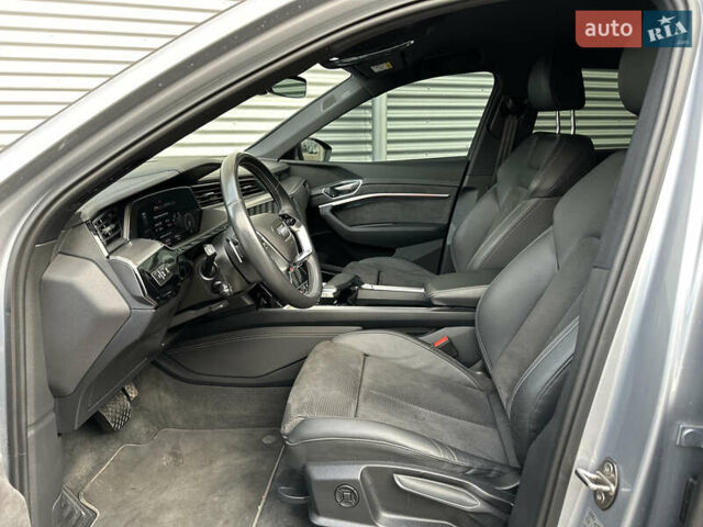 Сірий Ауді E-Tron, об'ємом двигуна 0 л та пробігом 45 тис. км за 33999 $, фото 62 на Automoto.ua