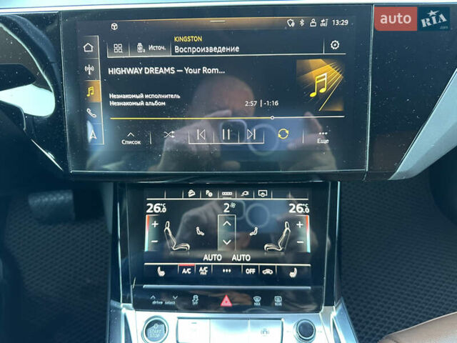 Серый Ауди E-Tron, объемом двигателя 0 л и пробегом 108 тыс. км за 32500 $, фото 10 на Automoto.ua