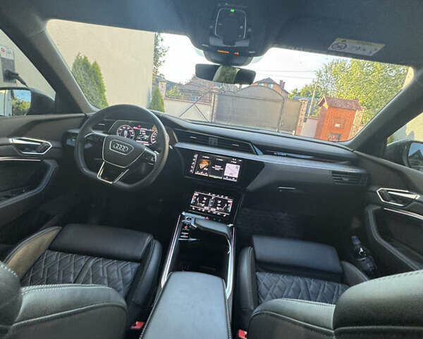 Серый Ауди E-Tron, объемом двигателя 0 л и пробегом 29 тыс. км за 45500 $, фото 28 на Automoto.ua