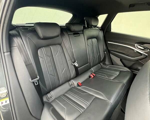 Серый Ауди E-Tron, объемом двигателя 0 л и пробегом 125 тыс. км за 34999 $, фото 39 на Automoto.ua