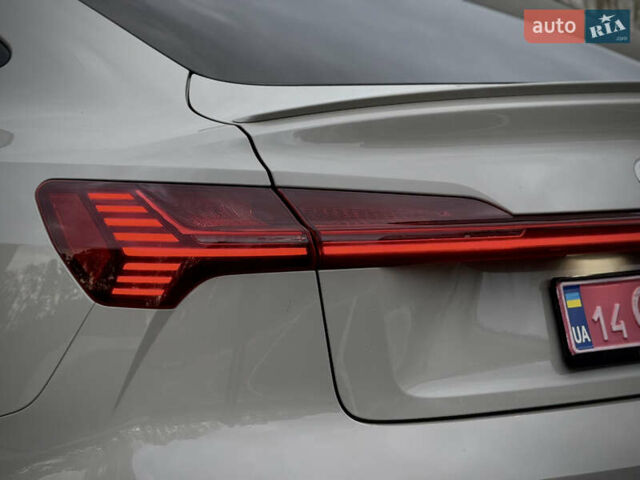 Серый Ауди E-Tron, объемом двигателя 0 л и пробегом 36 тыс. км за 45445 $, фото 52 на Automoto.ua