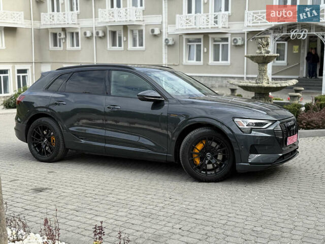 Серый Ауди E-Tron, объемом двигателя 0 л и пробегом 40 тыс. км за 34999 $, фото 2 на Automoto.ua