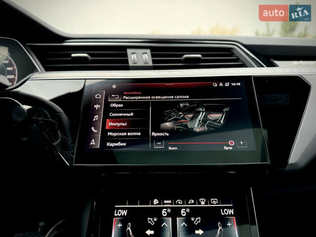 Серый Ауди E-Tron, объемом двигателя 0 л и пробегом 36 тыс. км за 45445 $, фото 109 на Automoto.ua