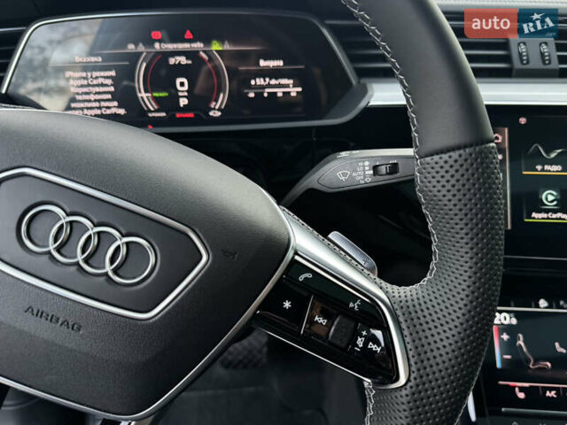 Серый Ауди E-Tron, объемом двигателя 0 л и пробегом 119 тыс. км за 41500 $, фото 38 на Automoto.ua