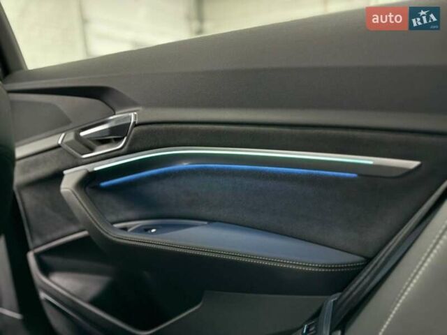 Сірий Ауді E-Tron, об'ємом двигуна 0 л та пробігом 86 тис. км за 37423 $, фото 41 на Automoto.ua