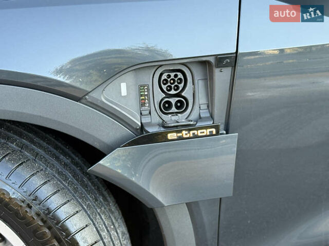 Серый Ауди E-Tron, объемом двигателя 0 л и пробегом 125 тыс. км за 26900 $, фото 9 на Automoto.ua