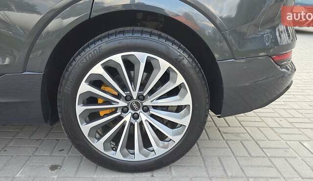 Сірий Ауді E-Tron, об'ємом двигуна 0 л та пробігом 110 тис. км за 29999 $, фото 30 на Automoto.ua