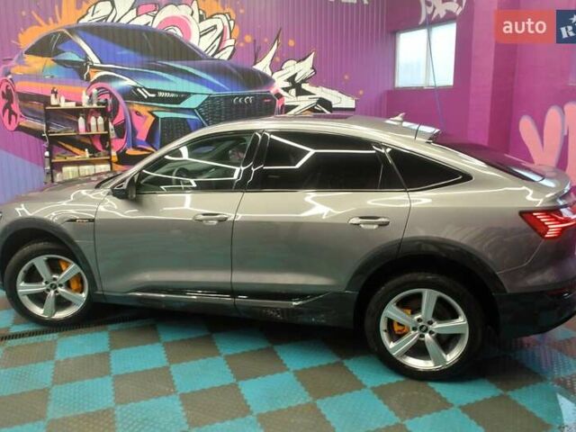 Серый Ауди E-Tron, объемом двигателя 0 л и пробегом 60 тыс. км за 29990 $, фото 18 на Automoto.ua