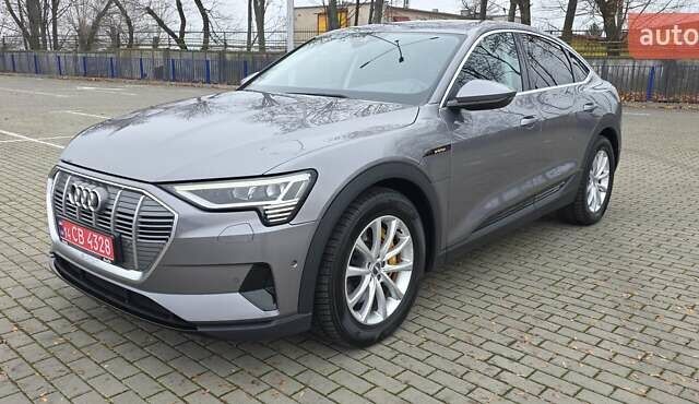 Сірий Ауді E-Tron, об'ємом двигуна 0 л та пробігом 140 тис. км за 28800 $, фото 62 на Automoto.ua