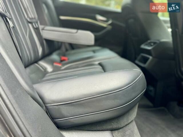 Сірий Ауді E-Tron, об'ємом двигуна 0 л та пробігом 148 тис. км за 27500 $, фото 149 на Automoto.ua