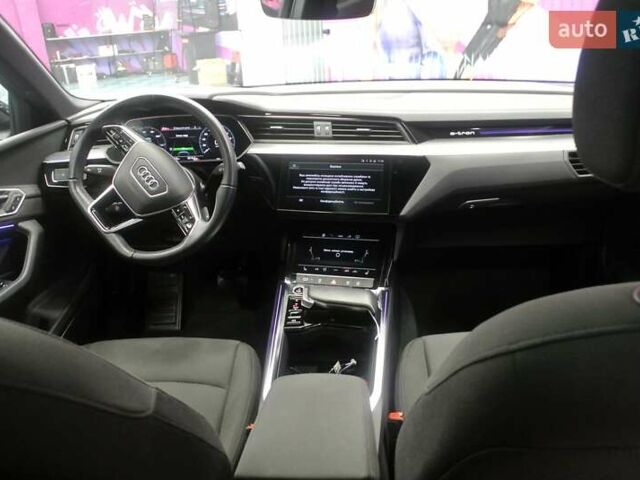 Серый Ауди E-Tron, объемом двигателя 0 л и пробегом 60 тыс. км за 29990 $, фото 26 на Automoto.ua