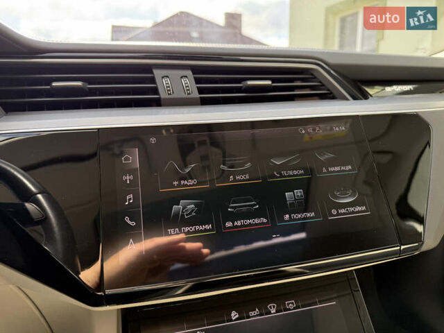 Серый Ауди E-Tron, объемом двигателя 0 л и пробегом 130 тыс. км за 37000 $, фото 75 на Automoto.ua