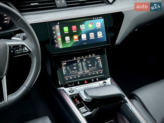 Серый Ауди E-Tron, объемом двигателя 0 л и пробегом 36 тыс. км за 45445 $, фото 64 на Automoto.ua