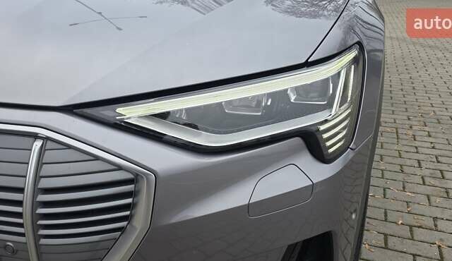 Сірий Ауді E-Tron, об'ємом двигуна 0 л та пробігом 140 тис. км за 28800 $, фото 73 на Automoto.ua