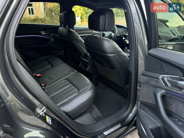 Серый Ауди E-Tron, объемом двигателя 0 л и пробегом 119 тыс. км за 41500 $, фото 31 на Automoto.ua