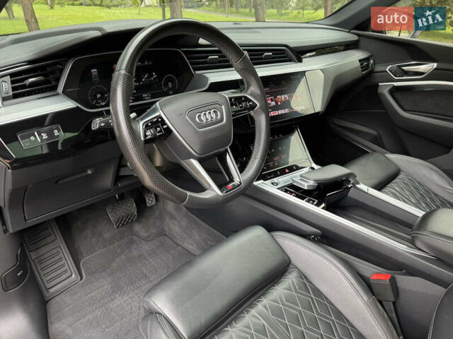 Сірий Ауді E-Tron, об'ємом двигуна 0 л та пробігом 106 тис. км за 38400 $, фото 22 на Automoto.ua