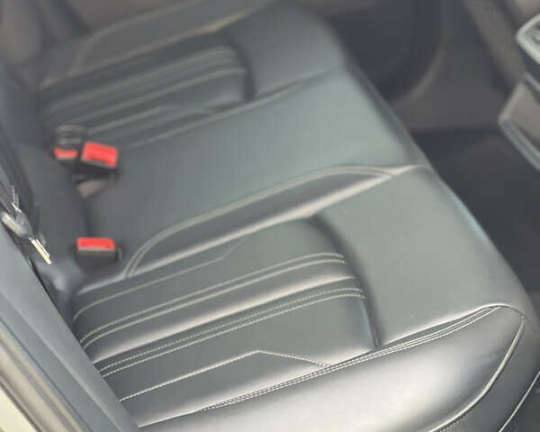 Сірий Ауді E-Tron, об'ємом двигуна 0 л та пробігом 64 тис. км за 33500 $, фото 24 на Automoto.ua