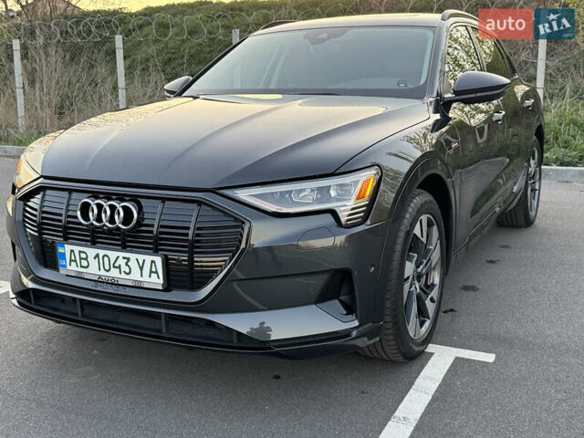 Серый Ауди E-Tron, объемом двигателя 0 л и пробегом 19 тыс. км за 31000 $, фото 2 на Automoto.ua