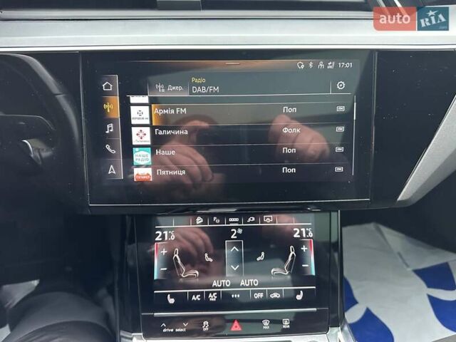 Ауди E-Tron 2021 в Тернополе на Automoto.ua Серый Ауди E-Tron, объемом двигателя 0 л и пробегом 85 тыс. км за 27999 $, фото 32 на Automoto.ua