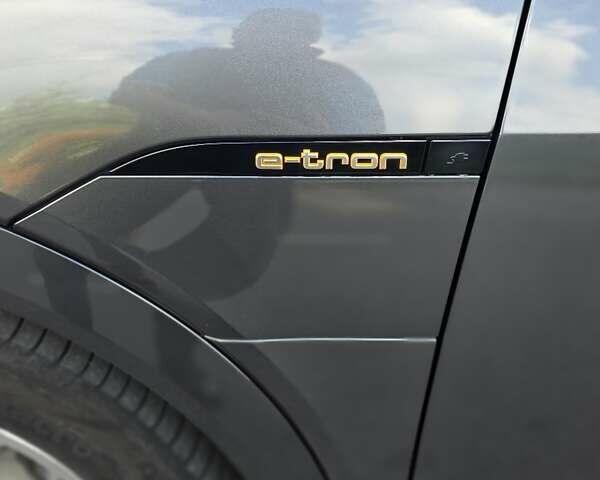 Серый Ауди E-Tron, объемом двигателя 0 л и пробегом 43 тыс. км за 29999 $, фото 28 на Automoto.ua