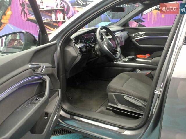 Серый Ауди E-Tron, объемом двигателя 0 л и пробегом 60 тыс. км за 29990 $, фото 20 на Automoto.ua