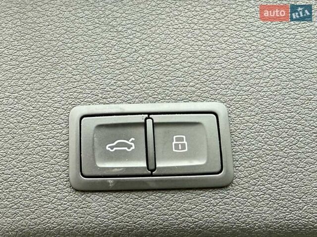 Серый Ауди E-Tron, объемом двигателя 0 л и пробегом 109 тыс. км за 29999 $, фото 24 на Automoto.ua