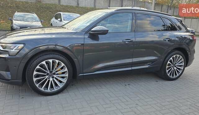 Сірий Ауді E-Tron, об'ємом двигуна 0 л та пробігом 110 тис. км за 29999 $, фото 24 на Automoto.ua