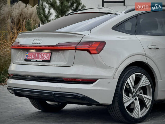 Серый Ауди E-Tron, объемом двигателя 0 л и пробегом 36 тыс. км за 45445 $, фото 43 на Automoto.ua