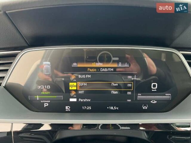 Серый Ауди E-Tron, объемом двигателя 0 л и пробегом 125 тыс. км за 34999 $, фото 84 на Automoto.ua