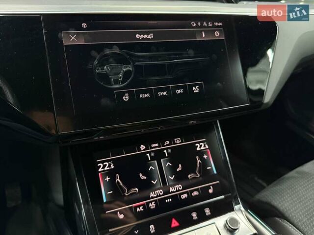 Сірий Ауді E-Tron, об'ємом двигуна 0 л та пробігом 86 тис. км за 37423 $, фото 33 на Automoto.ua