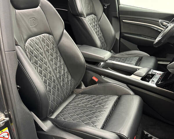 Сірий Ауді E-Tron, об'ємом двигуна 0 л та пробігом 106 тис. км за 39900 $, фото 9 на Automoto.ua