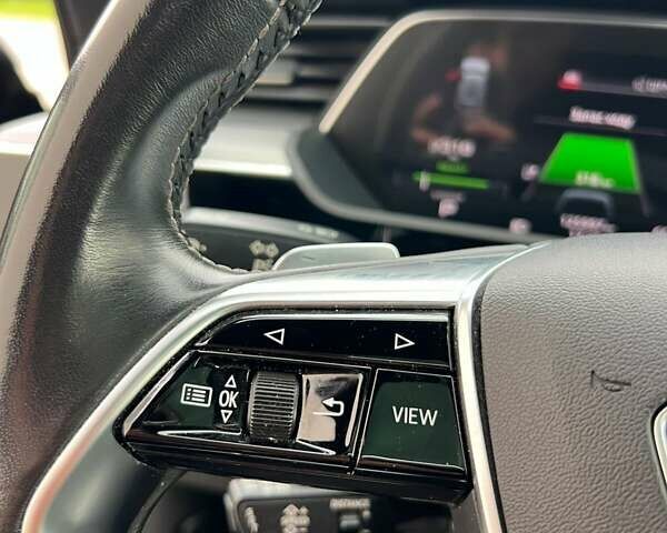 Серый Ауди E-Tron, объемом двигателя 0 л и пробегом 125 тыс. км за 34999 $, фото 91 на Automoto.ua