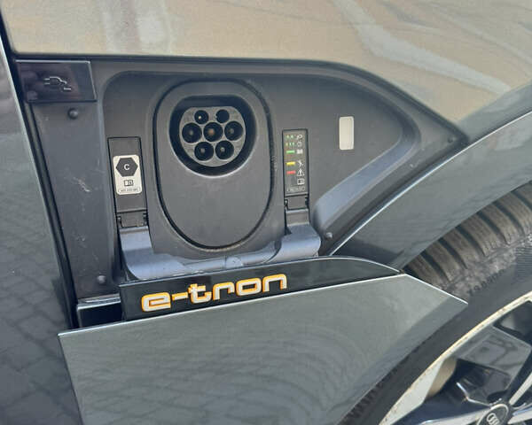 Серый Ауди E-Tron, объемом двигателя 0 л и пробегом 203 тыс. км за 29950 $, фото 39 на Automoto.ua
