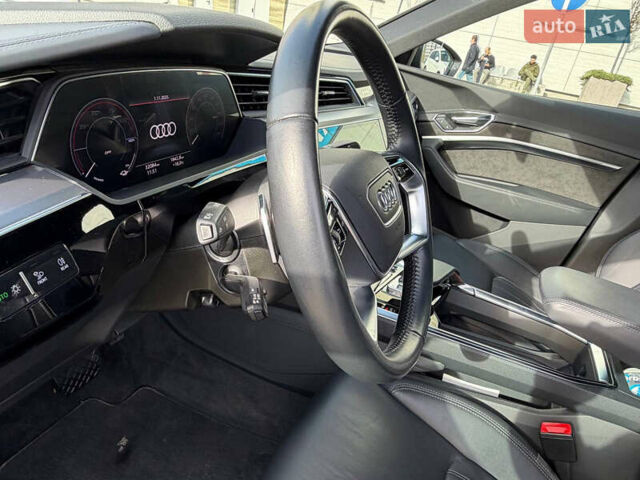 Серый Ауди E-Tron, объемом двигателя 0 л и пробегом 32 тыс. км за 41990 $, фото 36 на Automoto.ua