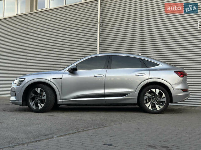 Сірий Ауді E-Tron, об'ємом двигуна 0 л та пробігом 45 тис. км за 33999 $, фото 7 на Automoto.ua