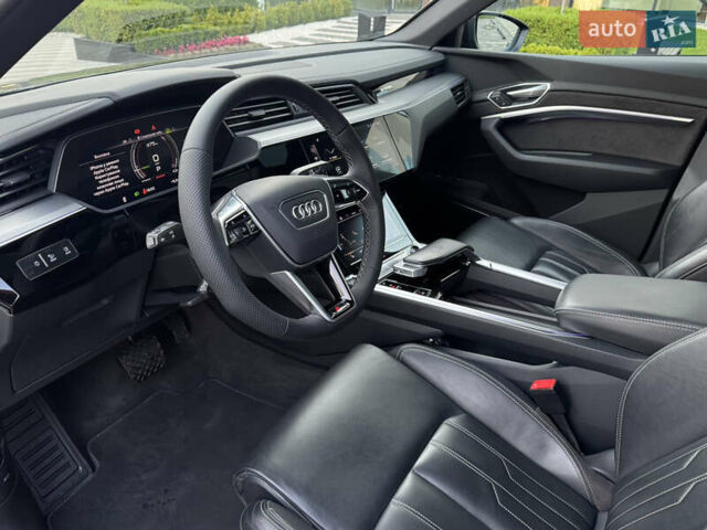 Серый Ауди E-Tron, объемом двигателя 0 л и пробегом 119 тыс. км за 40500 $, фото 27 на Automoto.ua
