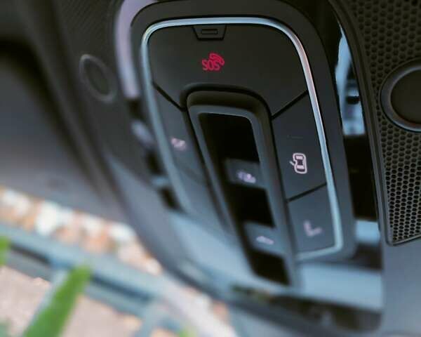 Серый Ауди E-Tron, объемом двигателя 0 л и пробегом 110 тыс. км за 33700 $, фото 2 на Automoto.ua