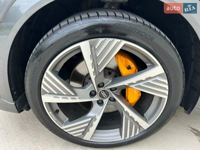 Серый Ауди E-Tron, объемом двигателя 0 л и пробегом 125 тыс. км за 34999 $, фото 20 на Automoto.ua