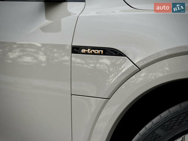 Серый Ауди E-Tron, объемом двигателя 0 л и пробегом 36 тыс. км за 45445 $, фото 15 на Automoto.ua