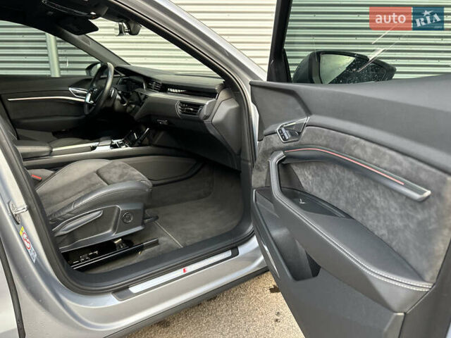 Сірий Ауді E-Tron, об'ємом двигуна 0 л та пробігом 45 тис. км за 33999 $, фото 21 на Automoto.ua