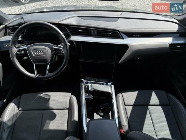 Серый Ауди E-Tron, объемом двигателя 0 л и пробегом 115 тыс. км за 37600 $, фото 25 на Automoto.ua